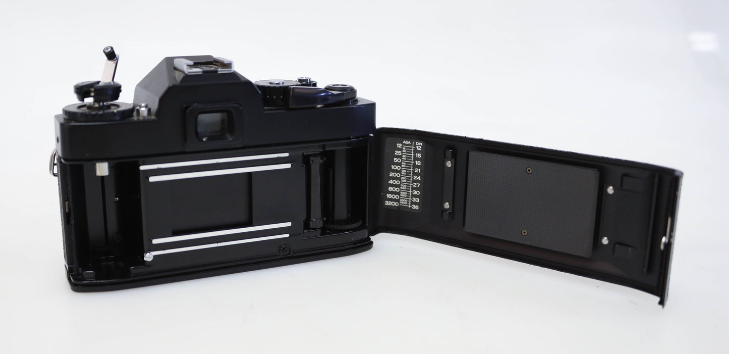Vintage 35mm Ricoh KR-10 Super Camera with Ricoh 50mm f/1.7 Lens and Londa Flash