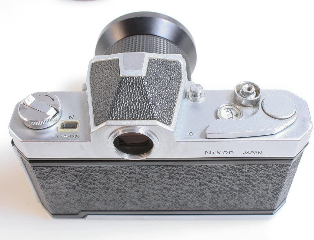 Nikon film camera  Nikkormat FT W/ 28MM F 2.5 Lens w/Front Cap