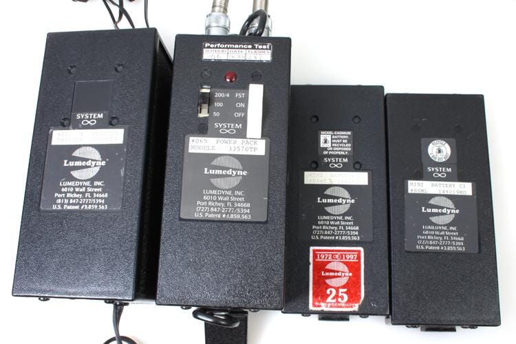 Two Flash Heads 065 Lumedyne Power Pack Charger/Strap/Two Batteries/Two PC Conn.