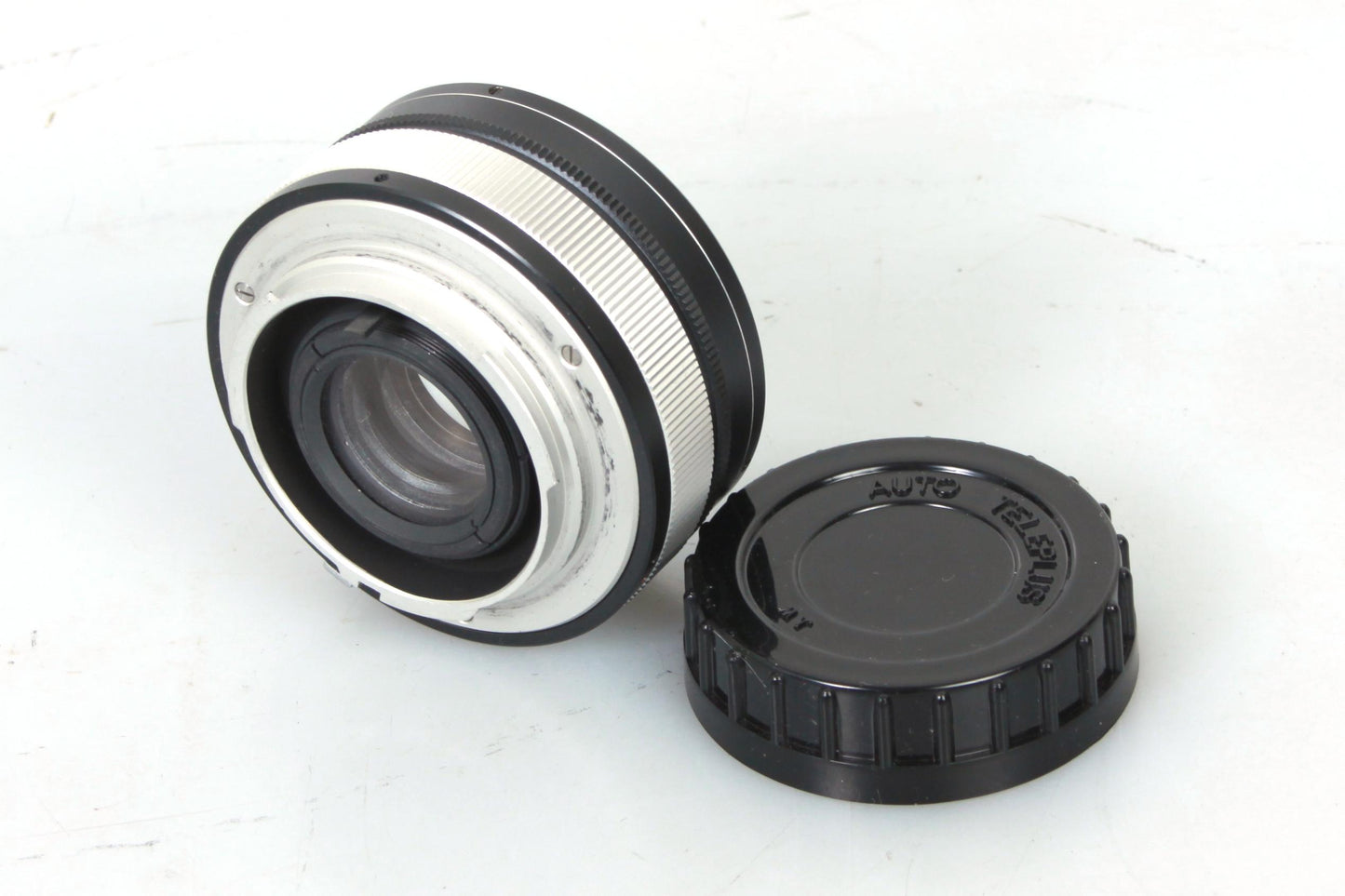 Minolta MD 2X Tele Converter w Case