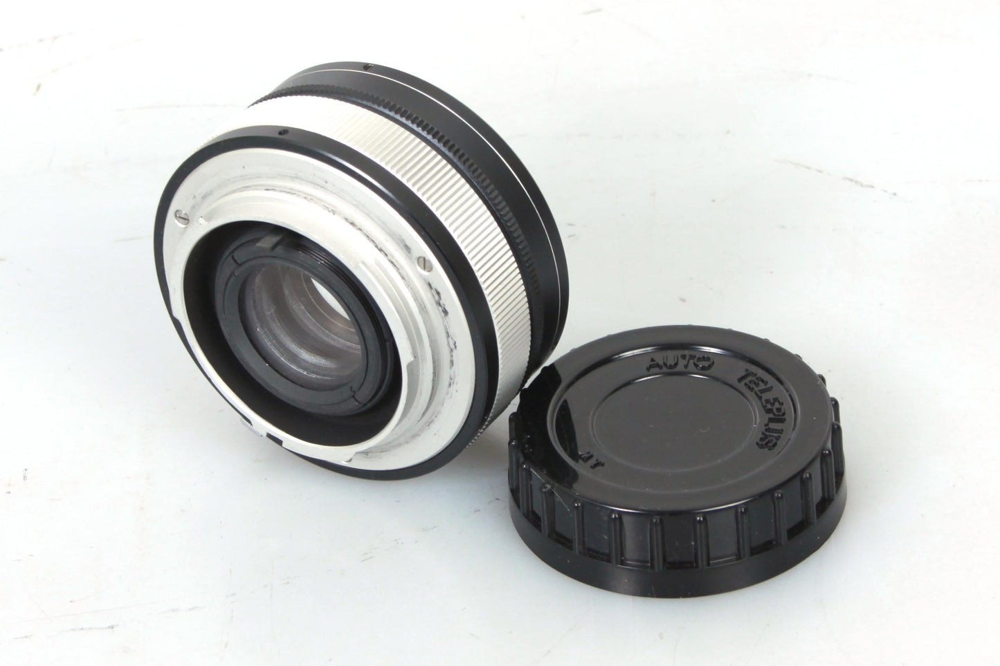 Minolta MD 2X Tele Converter w Case