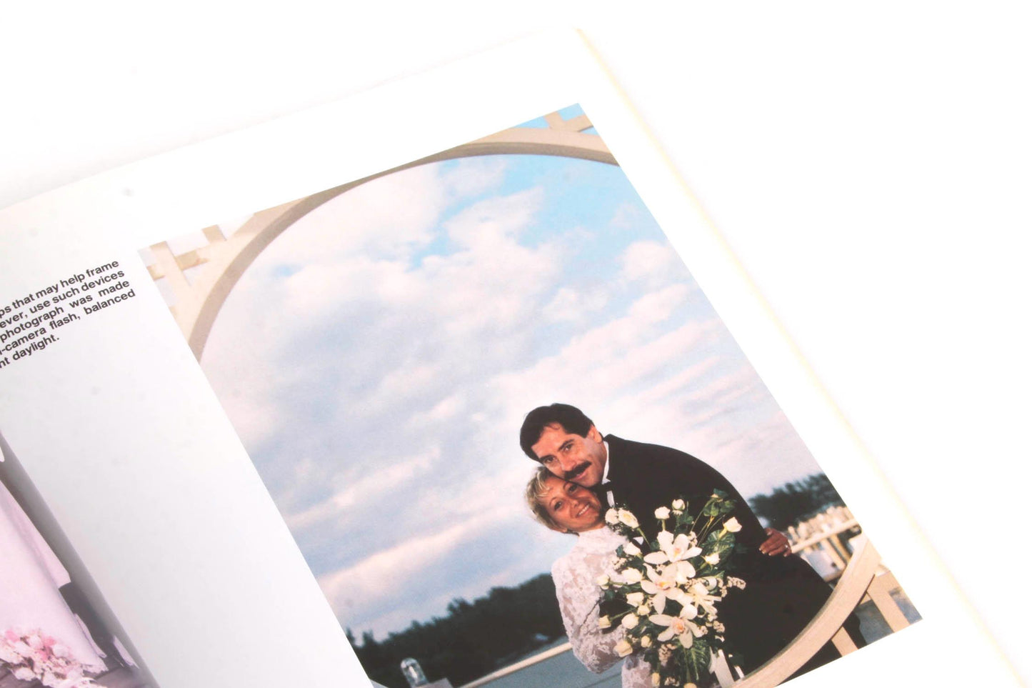 Pro Techniques of Wedding Photography By Robert & Sheila Hurth