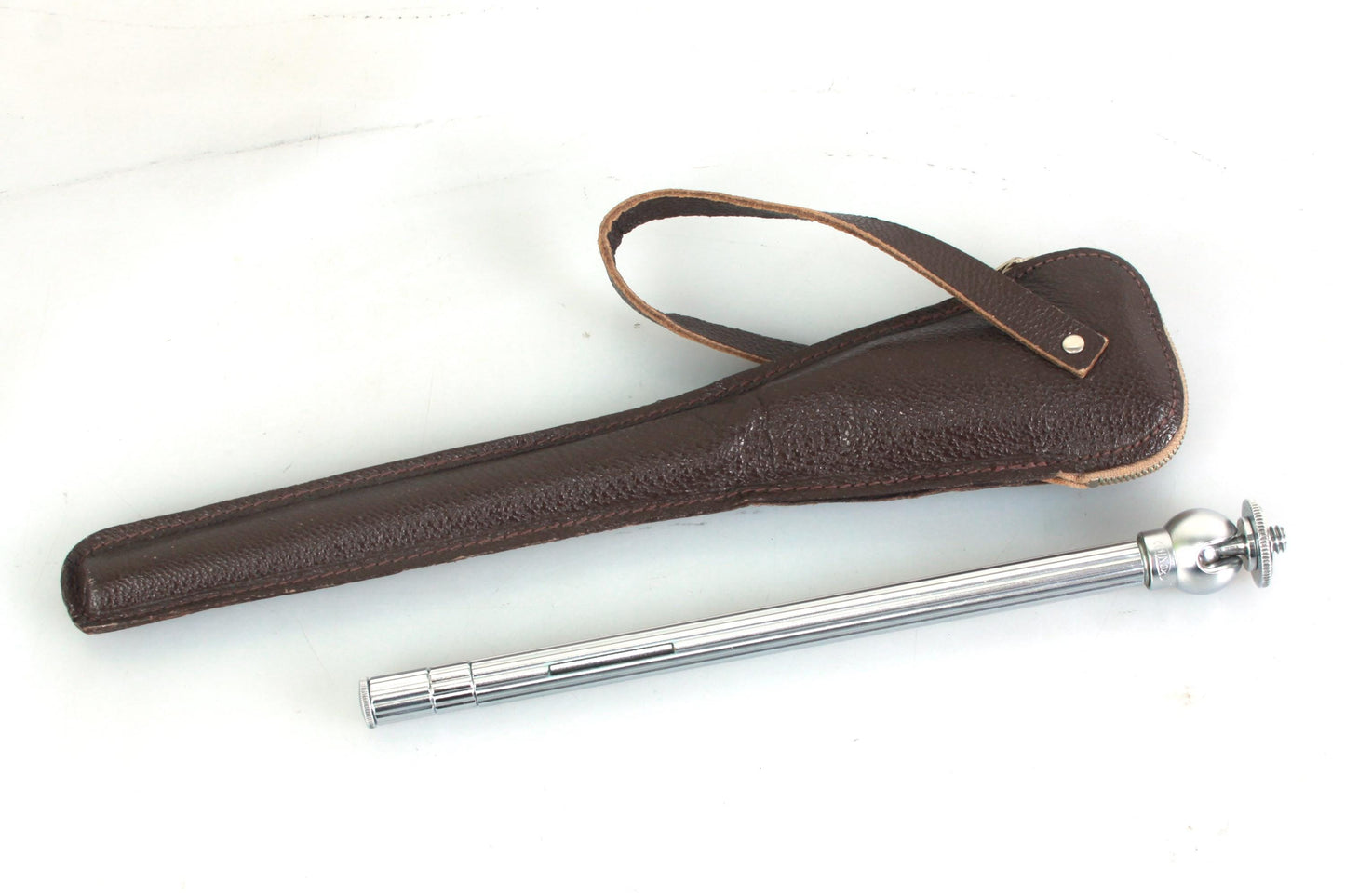 Minox Metal Table Top Tripod 35gl/gt/cd/pl/al/pe/touring/el/mb w Leather Case