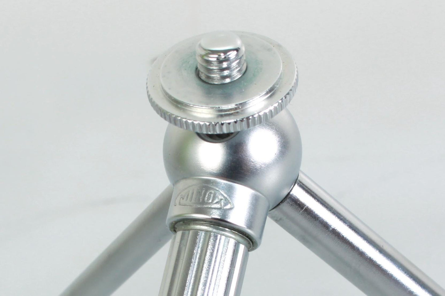 Minox Metal Table Top Tripod 35gl/gt/cd/pl/al/pe/touring/el/mb w Leather Case