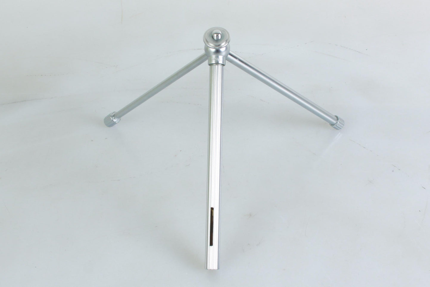 Minox Metal Table Top Tripod 35gl/gt/cd/pl/al/pe/touring/el/mb w Leather Case