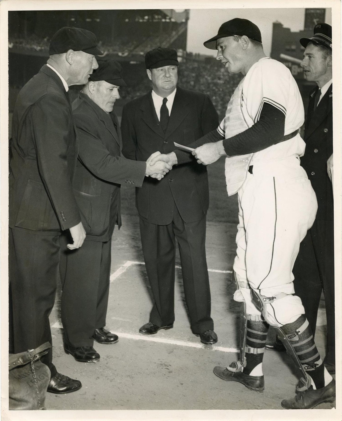 70+ Photos Vintage Baseball Memorabilia Umpires World Series