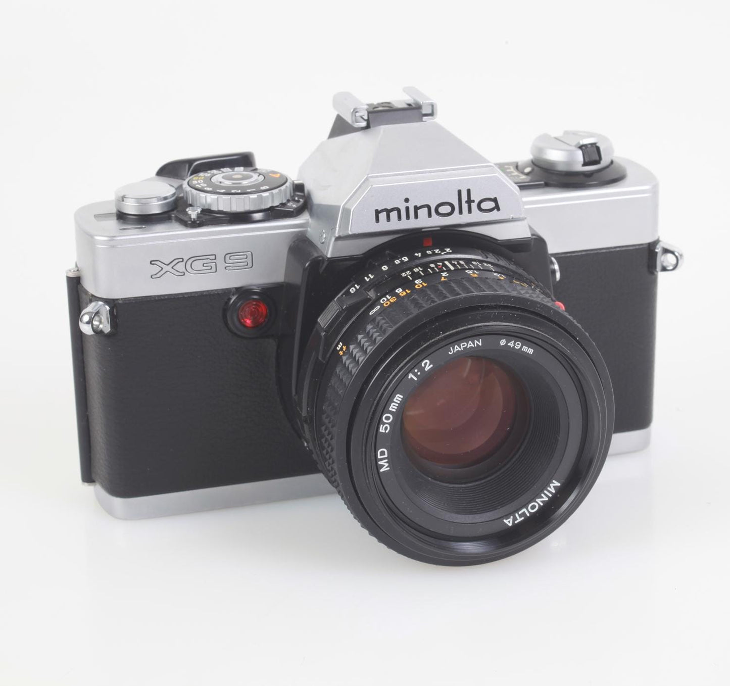 Minolta XG9 Student 35mm Film Camera w/50mm Lens and Kodacolor 100 Roll of Film