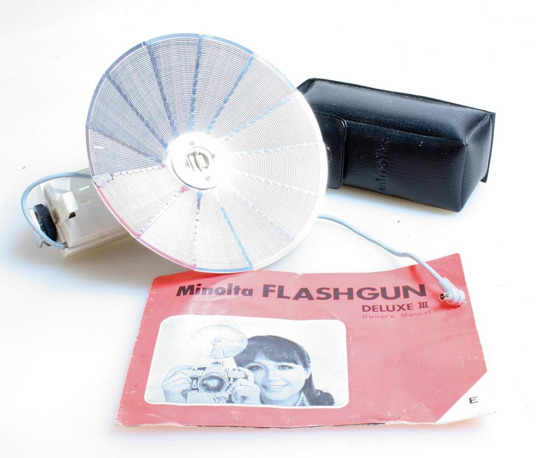 Minolta Deluxe III Flash Gun Fan W/storage Pouch And Manual