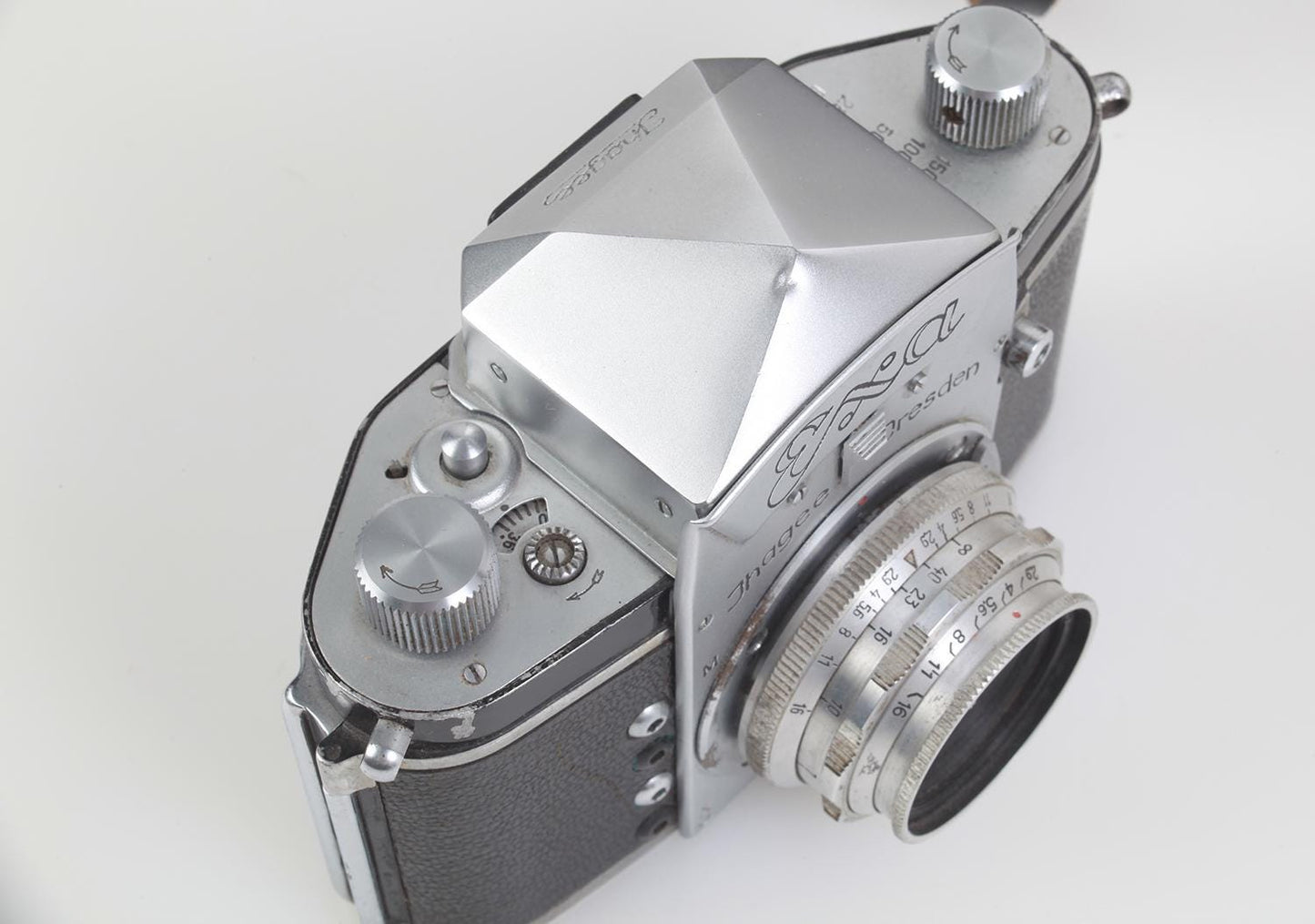 1952 EXAKTA 35mm Miniature Reflex Camera