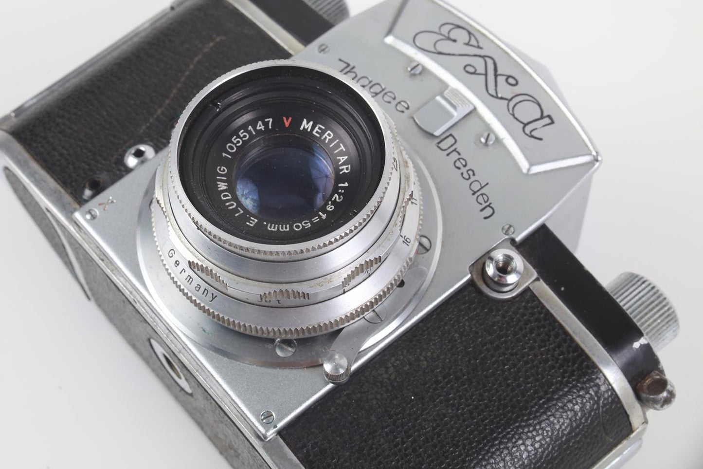 1952 EXAKTA 35mm Miniature Reflex Camera