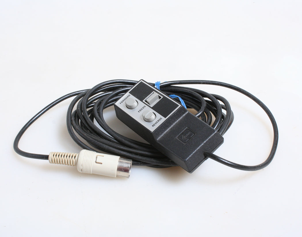 KODAK EC-3 SLIDE PROJECTOR REMOTE CONTROL, 5 PIN , CAT 131 7056 WITH FOCUS KNOB
