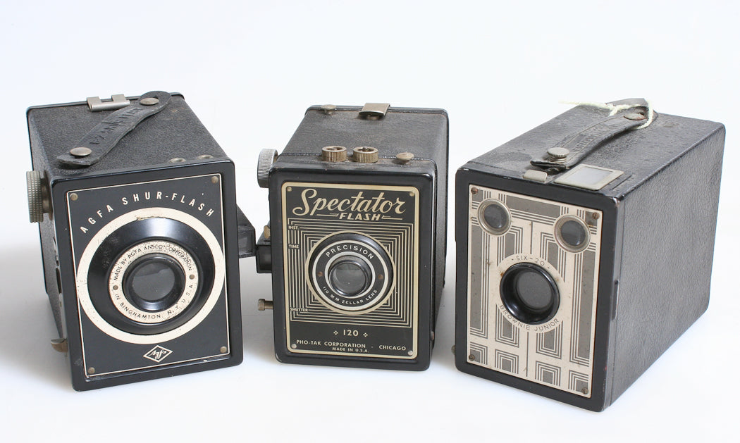 BOX CAMERA LOT, MIXED FILM SIZES, SET OF 3 DISPLAY