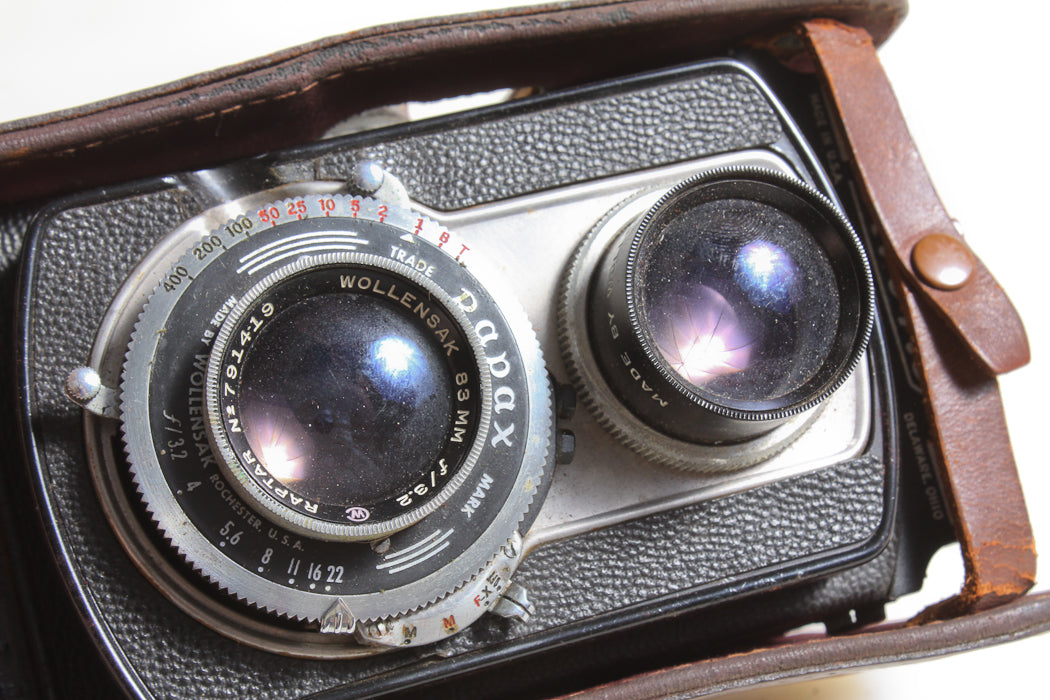 TLR CAMERA W/CASE