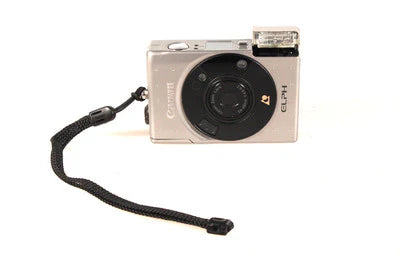 CANON ELPH FOR PARTS OR REPAIR