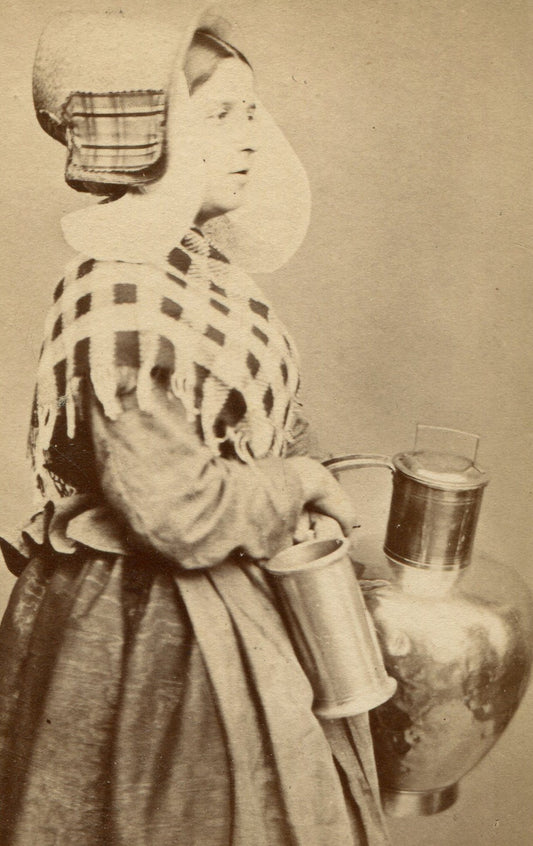 OCCUPATIONAL, MILK MAID. NETHERLANDS. CDV.