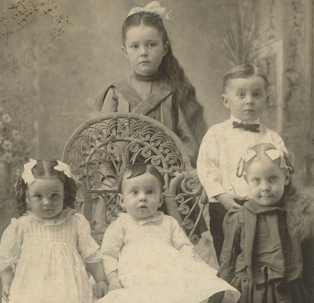Vintage cabinet card: siblings with goofy expressions, authentic wear, early