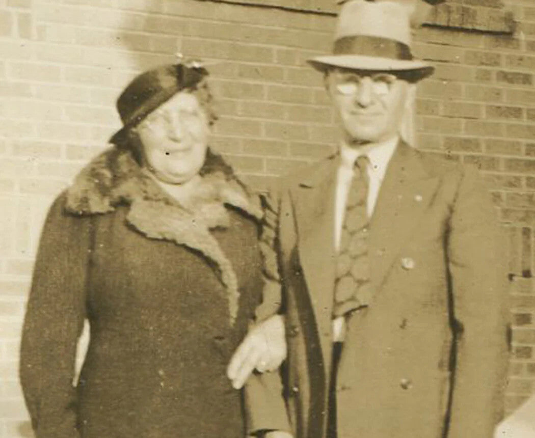 COUPLE WITH THICK EYE GLASSES. 1940s.