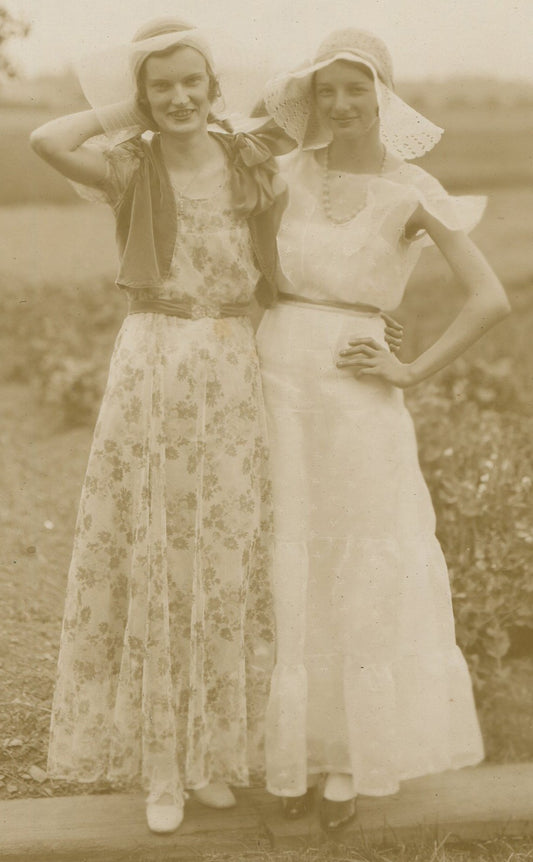 1930s Vintage Photograph - Young Women in Summer Gowns & Sun Hats, 6x9, Toned