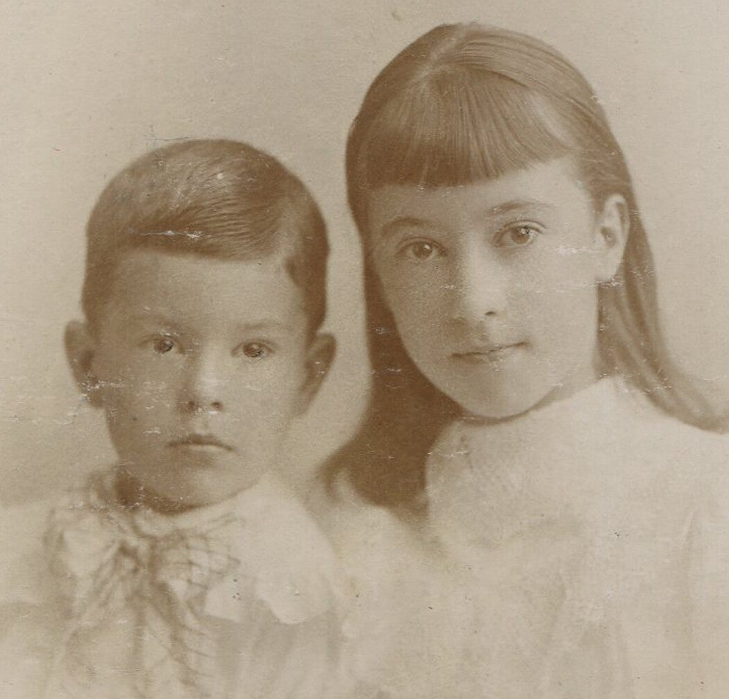 Vintage Cabinet Card Portrait - SIBLINGE, Dream Like Presentation - Portland,