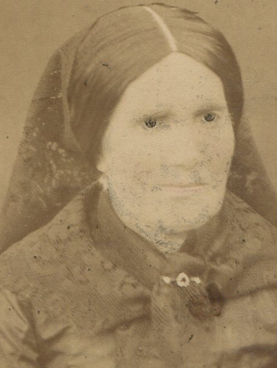 OLD WOMAN SORCERER, SECRET WRITING ON CABINET CARD BACK. WEIRD.
