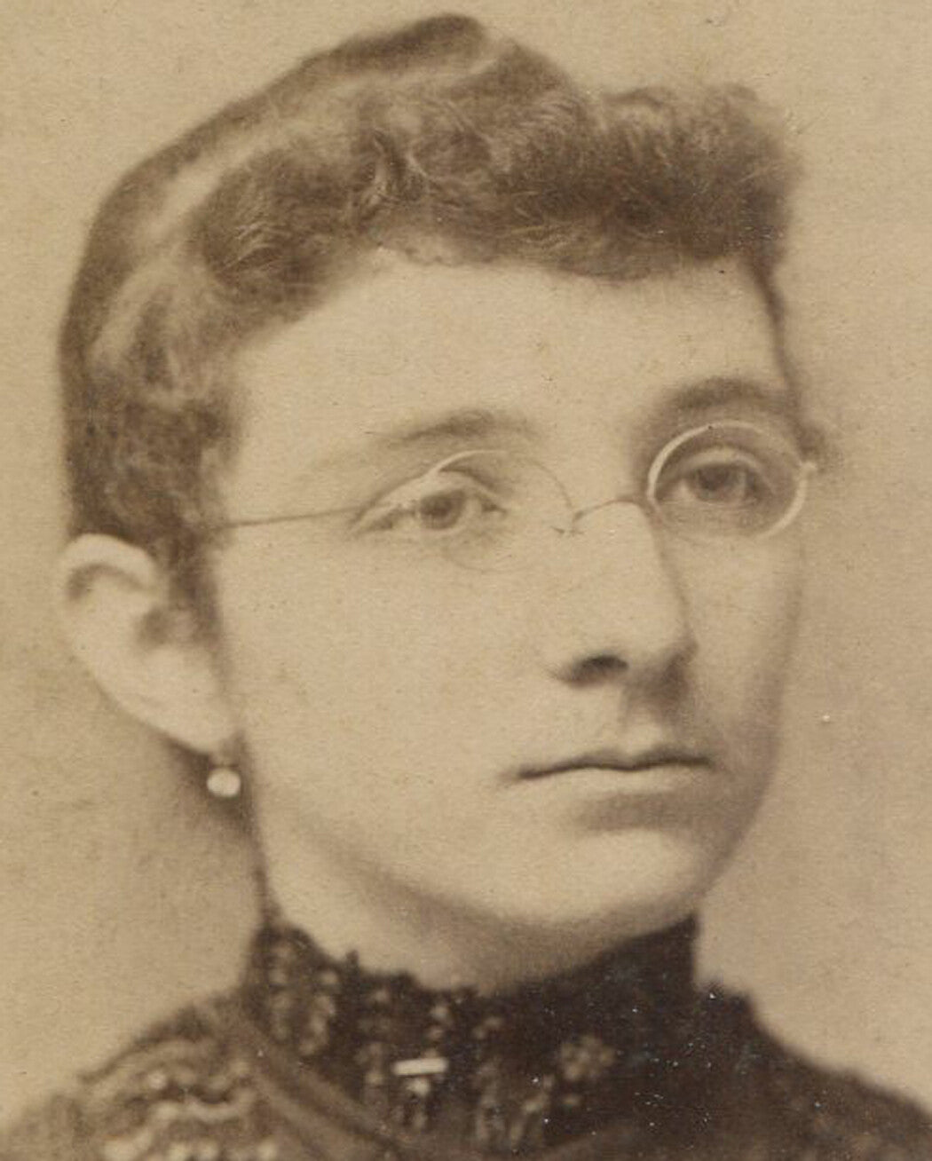 PLAIN YOUNG WOMAN , WIRE RIMMED GLASSES. CABINET CARD. LANCASTER, PA.