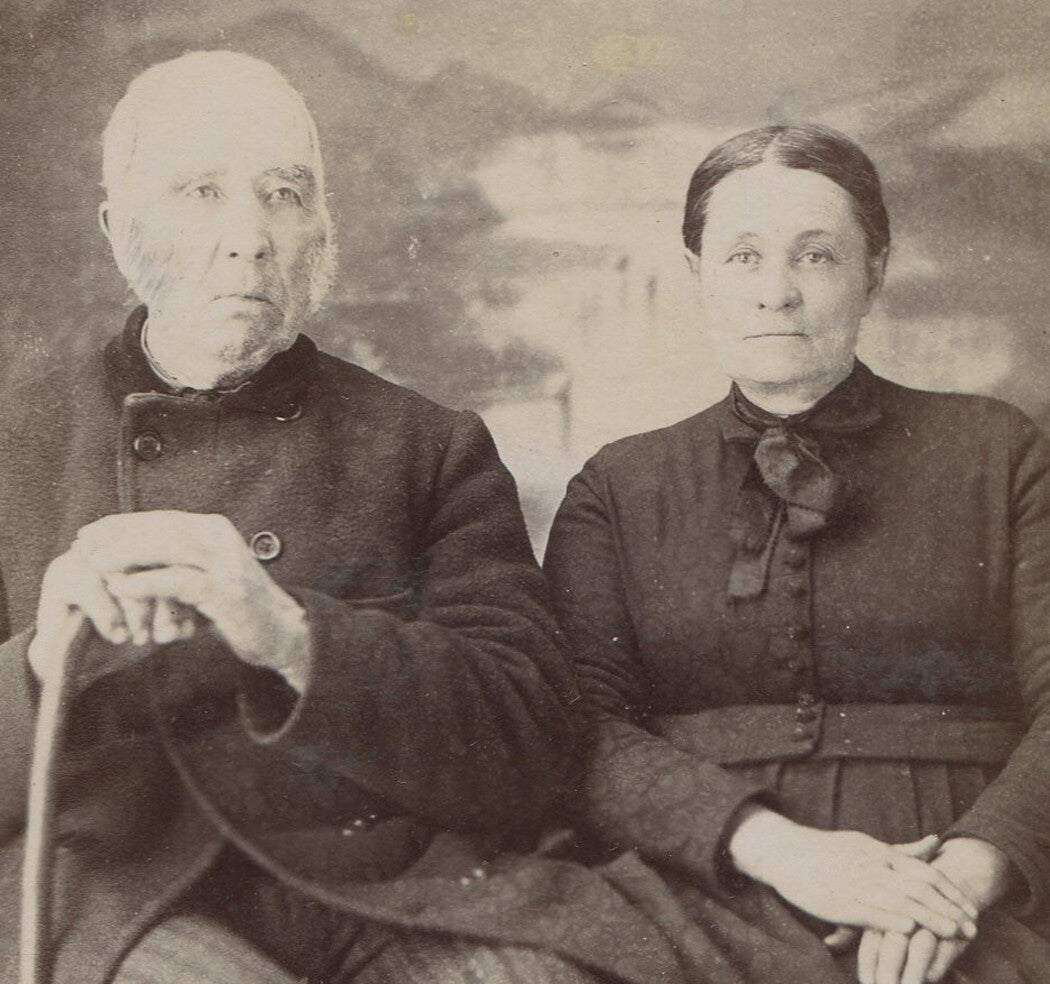 OLD COUPLE, HAVENT SPOKEN TO EACH OTHER IN YEARS. CABINET CARD.