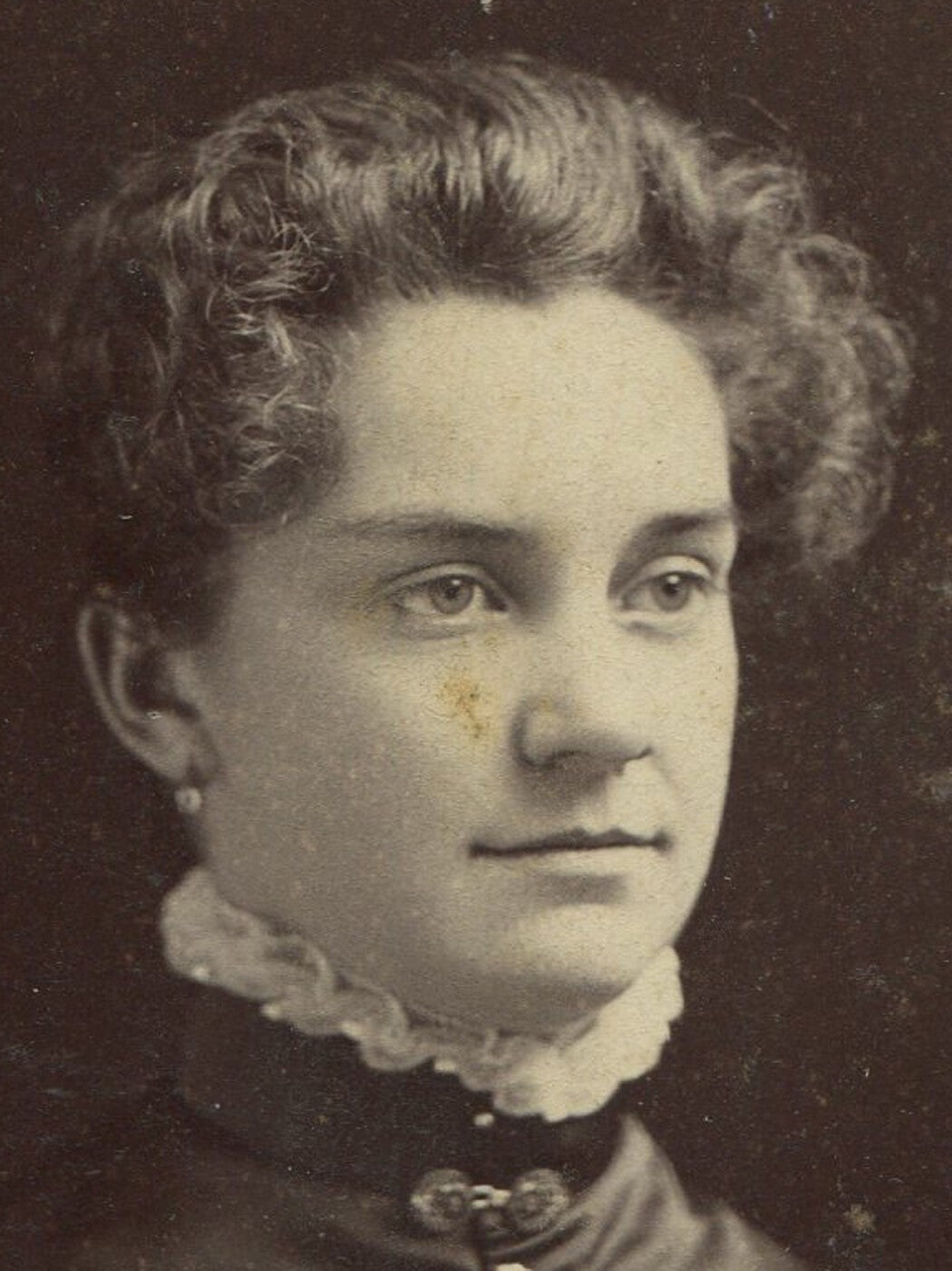 Vintage Cabinet Card Portrait: Pretty Woman with Cool Wavy Hair, Orange