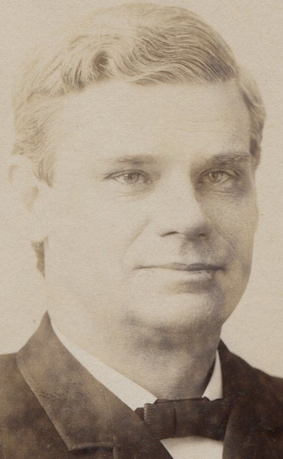 Vintage Cabinet Card Portrait – Self Confident, Unremarkable Man, Lebanon PA –