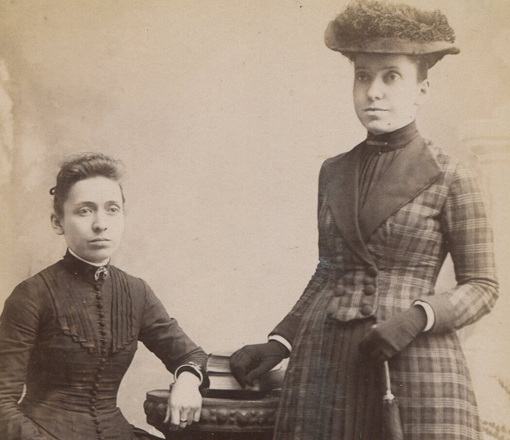 SISTERS, DISSIMILAR WORLDS. BOOK, HAT, UMBRELLA. CABINET CARD. VALPARAISO, IND.
