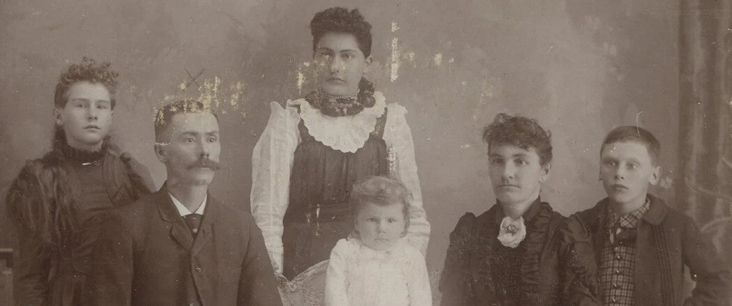 Vintage Cabinet Card Photograph - Original Historical Portrait: FAMILY CULT,