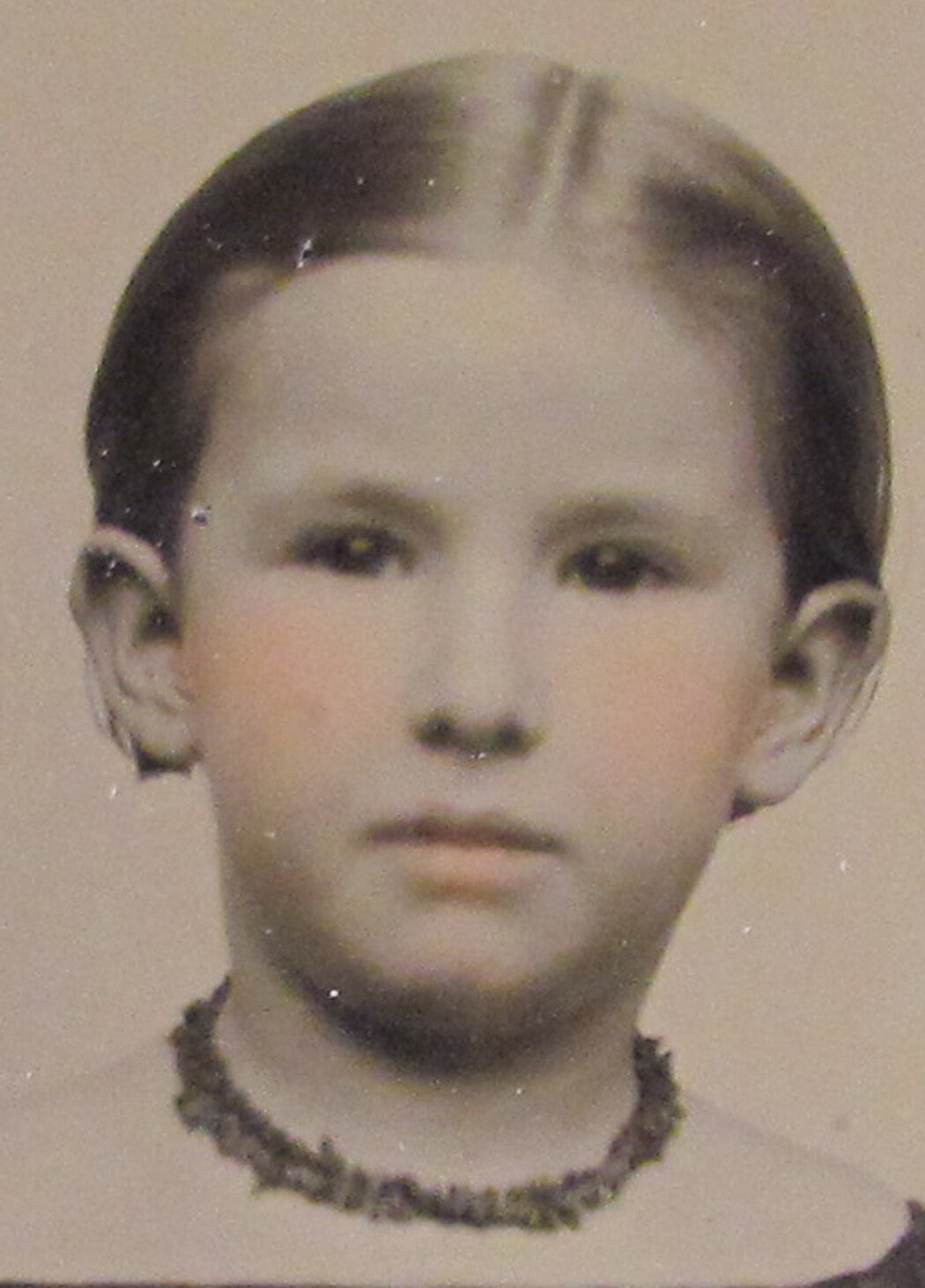 CRISP, TINTED AMBROTYPE. PRETTY YOUNG GIRL. 9TH PLATE, HALF CASE.