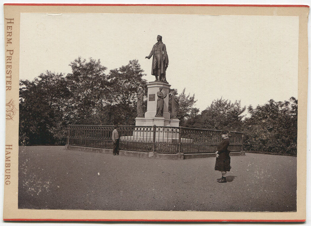 MAN W/MUSES STATUE. GERMANY. CABINET CARD.