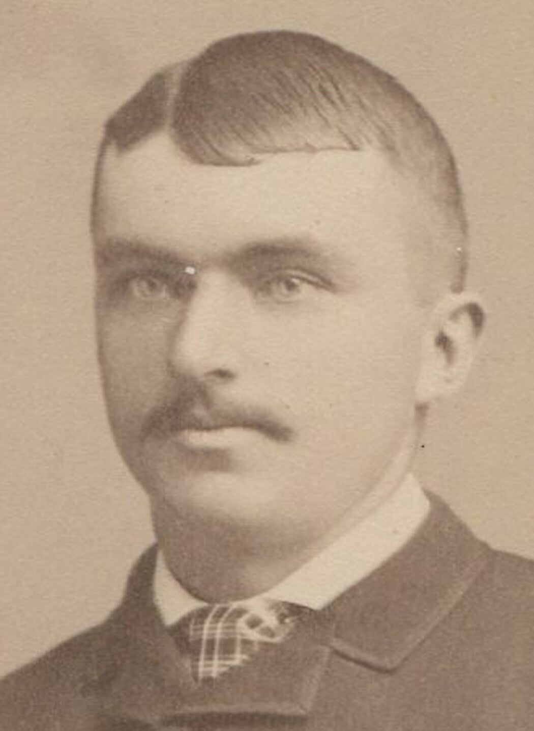 Vintage cabinet card portrait: man with watch fob, Jamestown NY – authentic