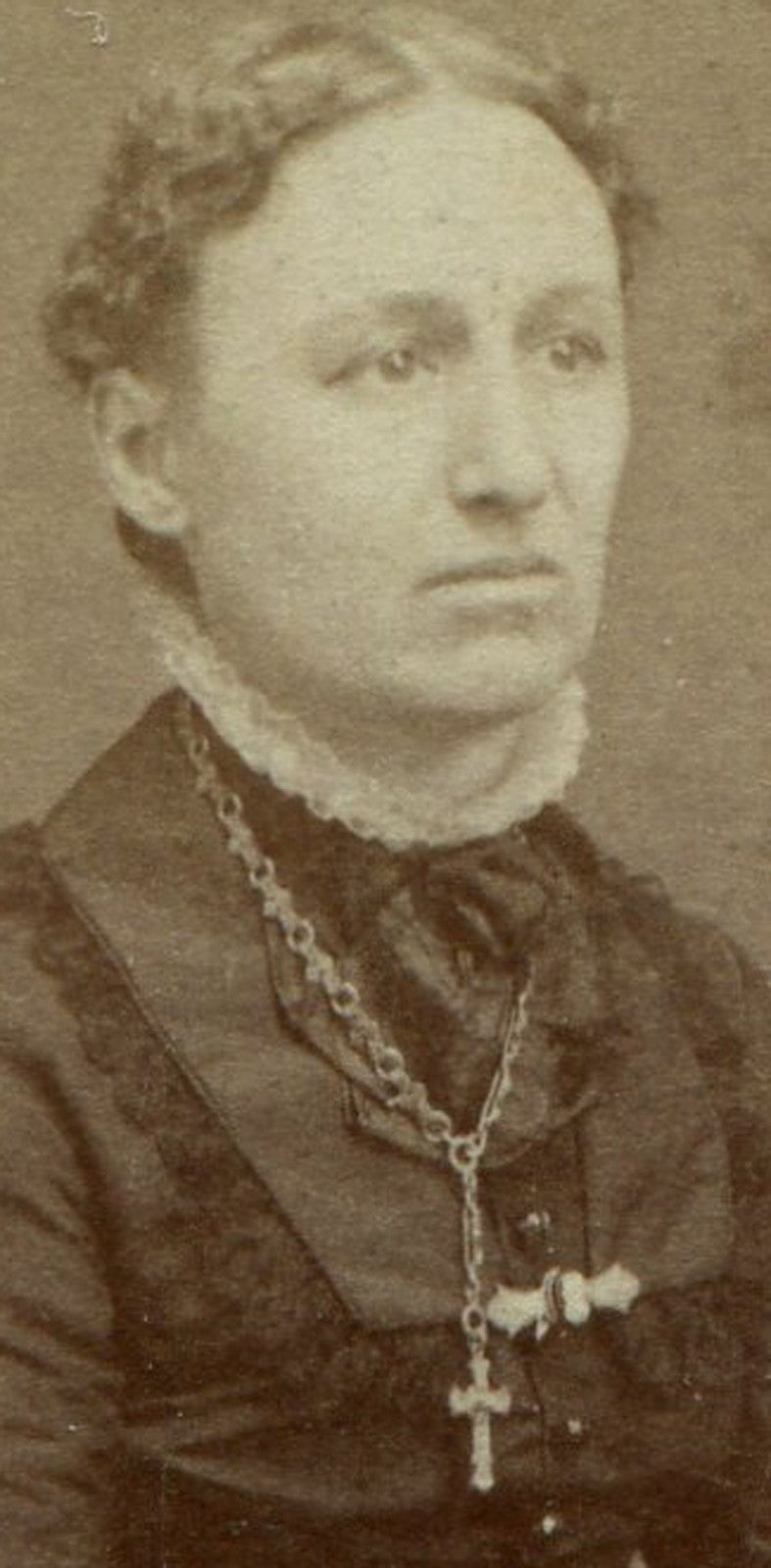 WOMAN SEATED ON INVISIBLE POSING CHAIR. CDV. PRAIRIE CITY, IOWA.