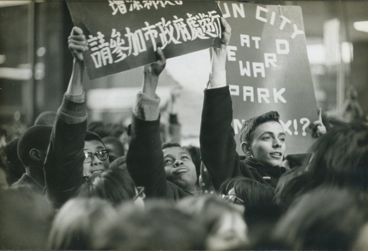 STREET PROTEST/ART PHOTOS NYC, 1967. COLLECTION OF 8 B&W PHOTOS MOUNTED ON 10X14