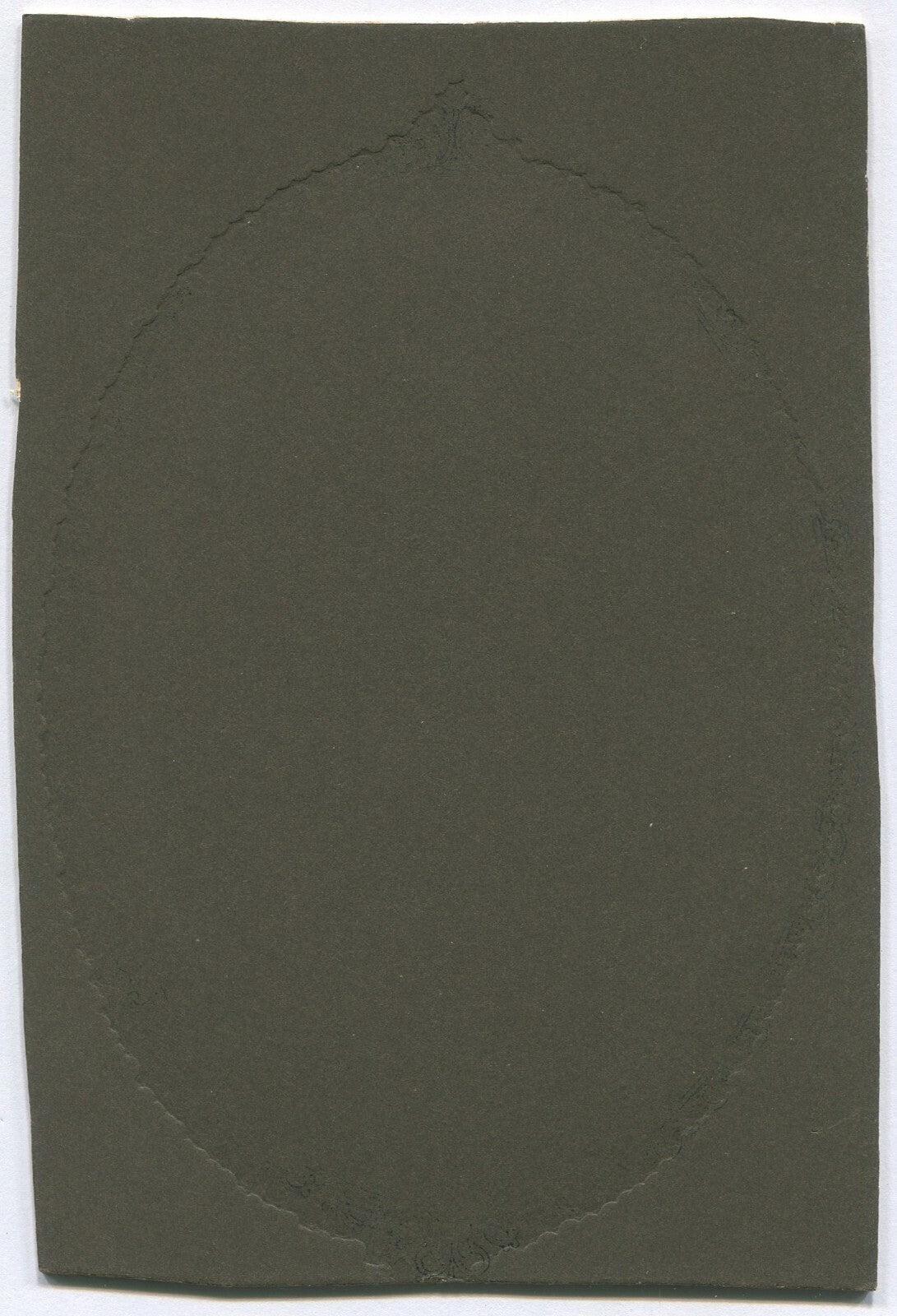 GIGGLING YOUNG CHILD. VINTAGE B&W. 1920s. 6X4, TRIMMED CARD.