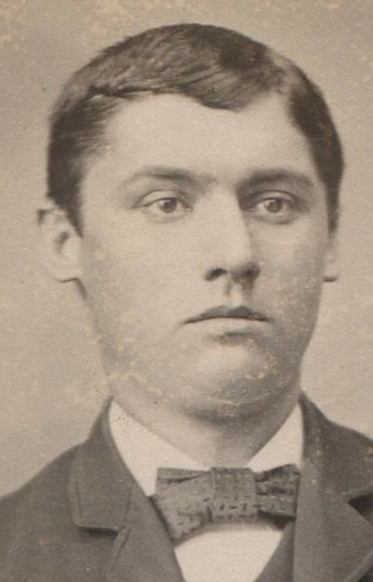YOUNG MAN, STUNNED EXPRESSION. CABINET CARD. BROOKVILLE, PA.
