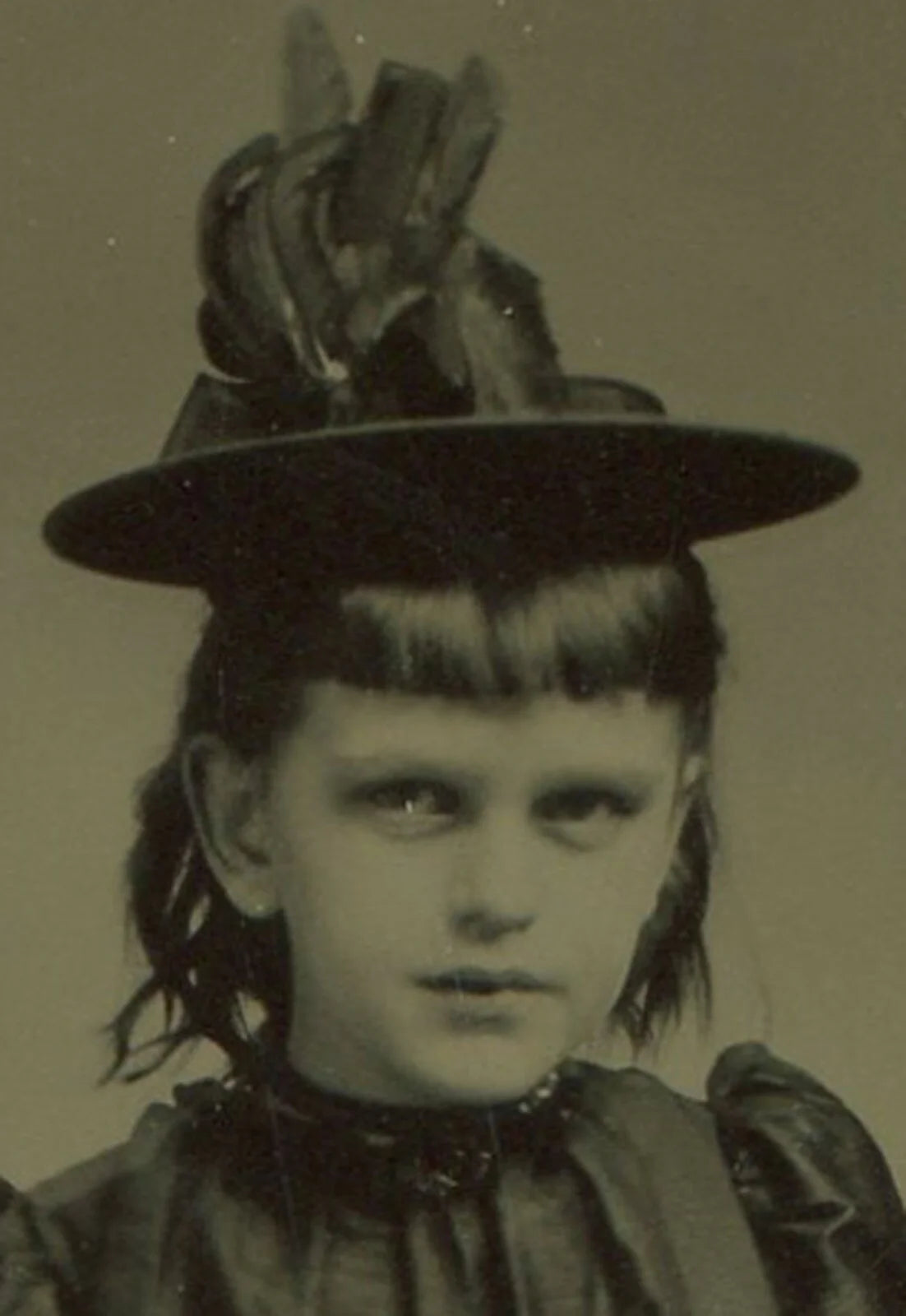 YOUNG GIRL, SPOOKY WITCH APPRENTICE. DEAD BIRD HAT. TINTYPE.