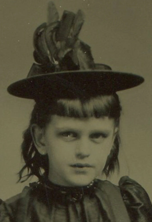 YOUNG GIRL, SPOOKY WITCH APPRENTICE. DEAD BIRD HAT. TINTYPE.