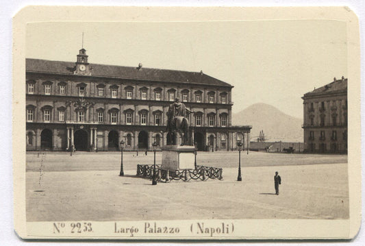 LARGO PALAZZO. NAPOLI, ITALY. CDV.