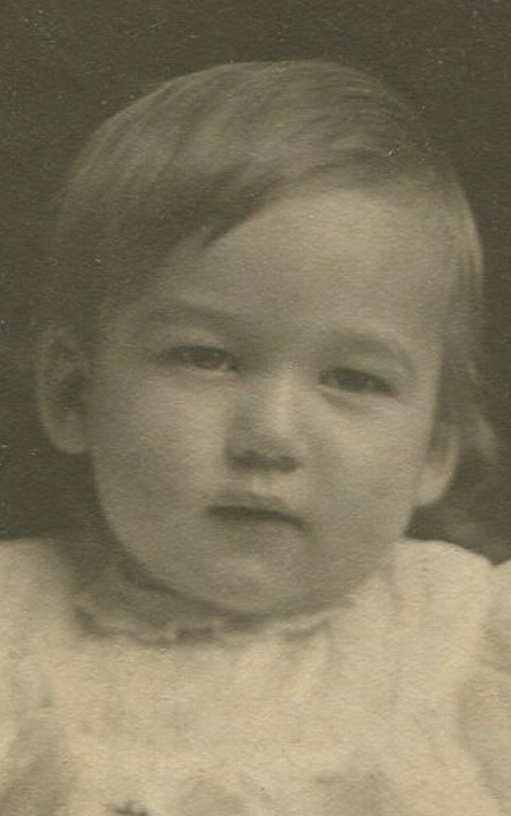 Vintage cabinet card: baby portrait squinting at camera -- St Louis MO original