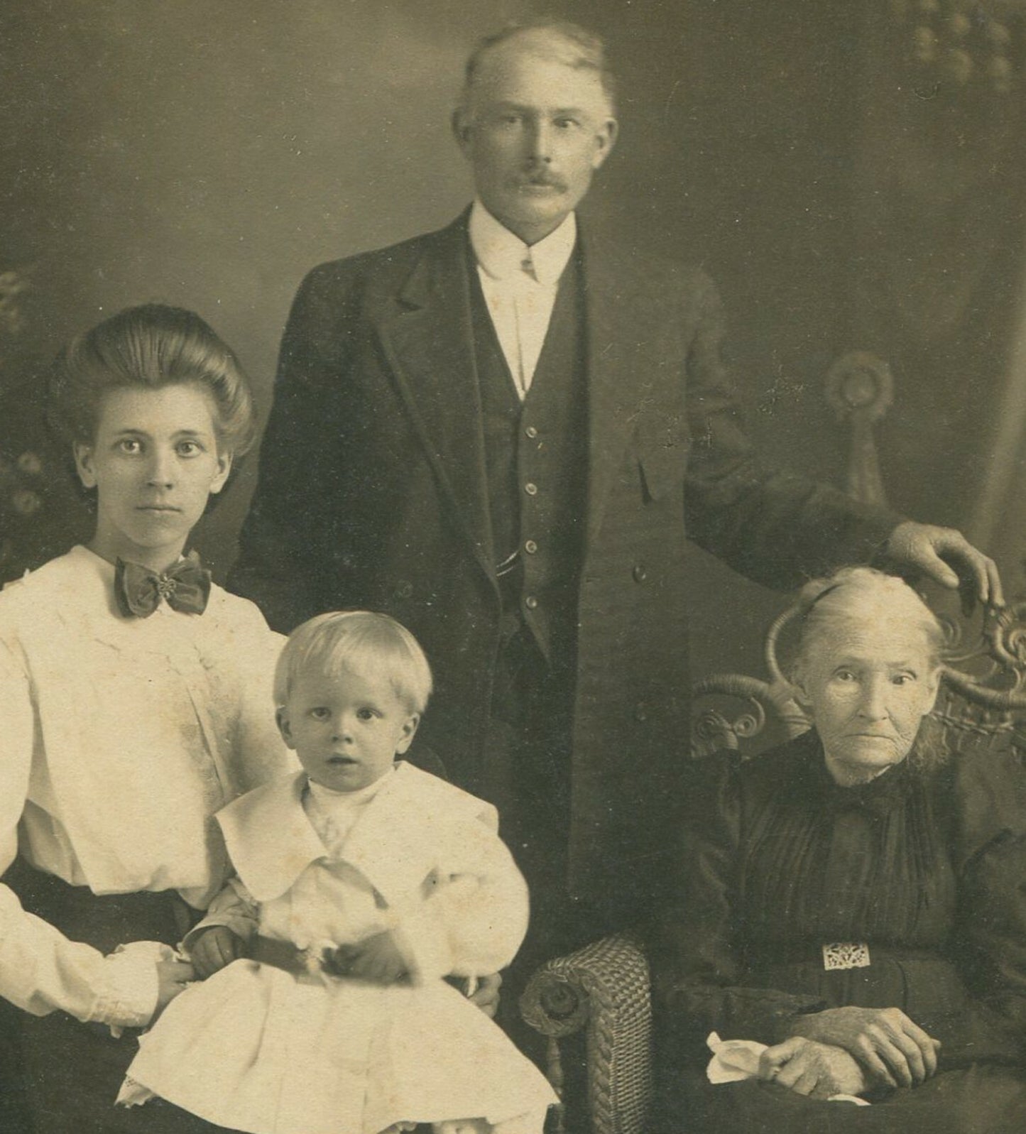 Vintage 3-Generations Family Photo: Grandma Resents Daughter-in-Law, Original