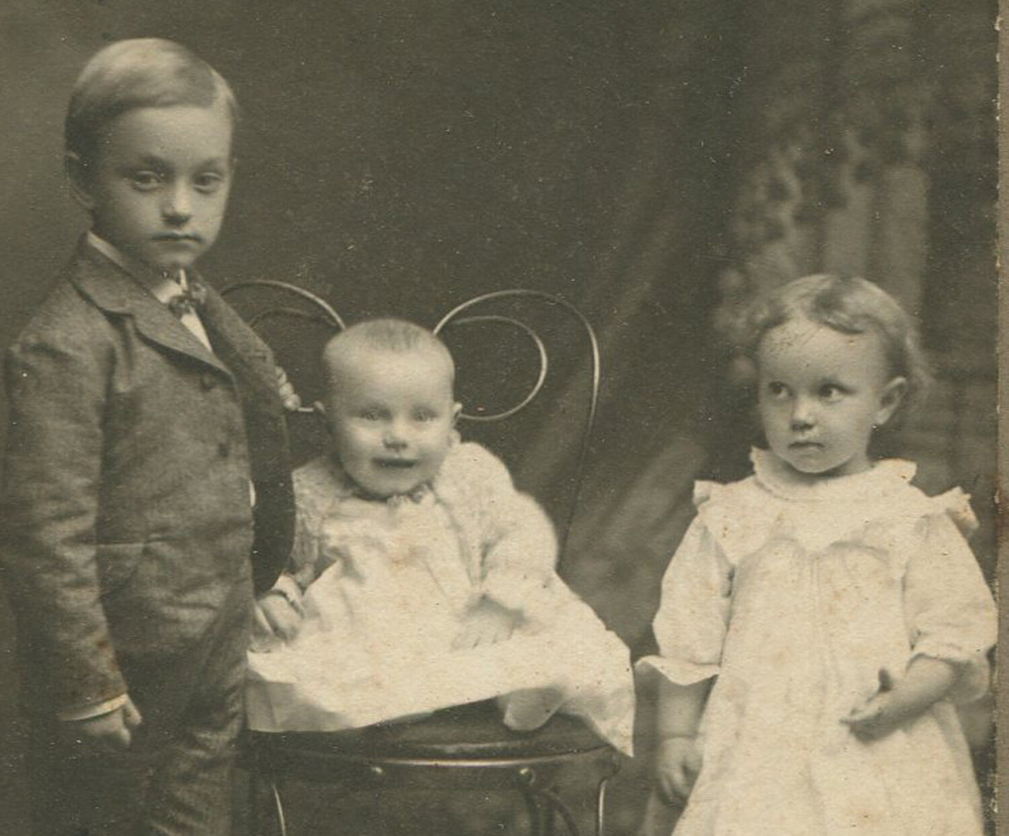 Authentic vintage photo of young siblings with great expressions, 3.5x2.5 image