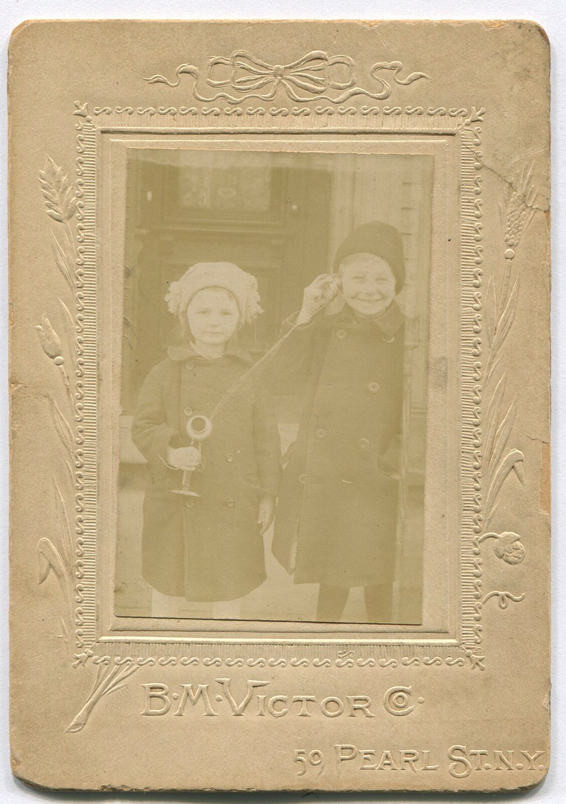 Vintage photo Children with Early Telephone on 5x3.5 card, 3x2 image,