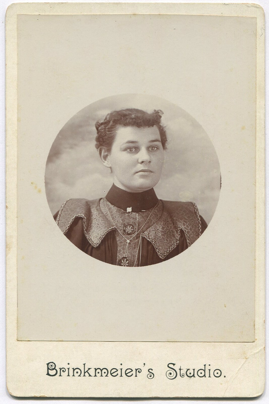 SEVERE LOOKING YOUNG WOMAN. CABINET CARD. W.V.
