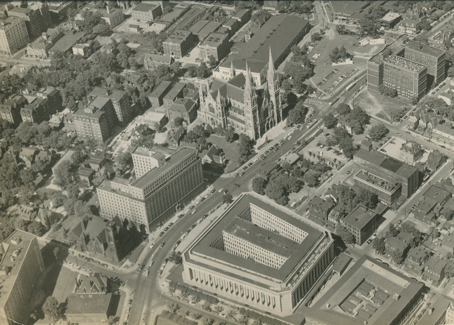 ST.PAUL CATHEDRAL,MELLON INSTITUTE, OAKLAND, PGH. AERIAL VIEW, B&W 1940-60.