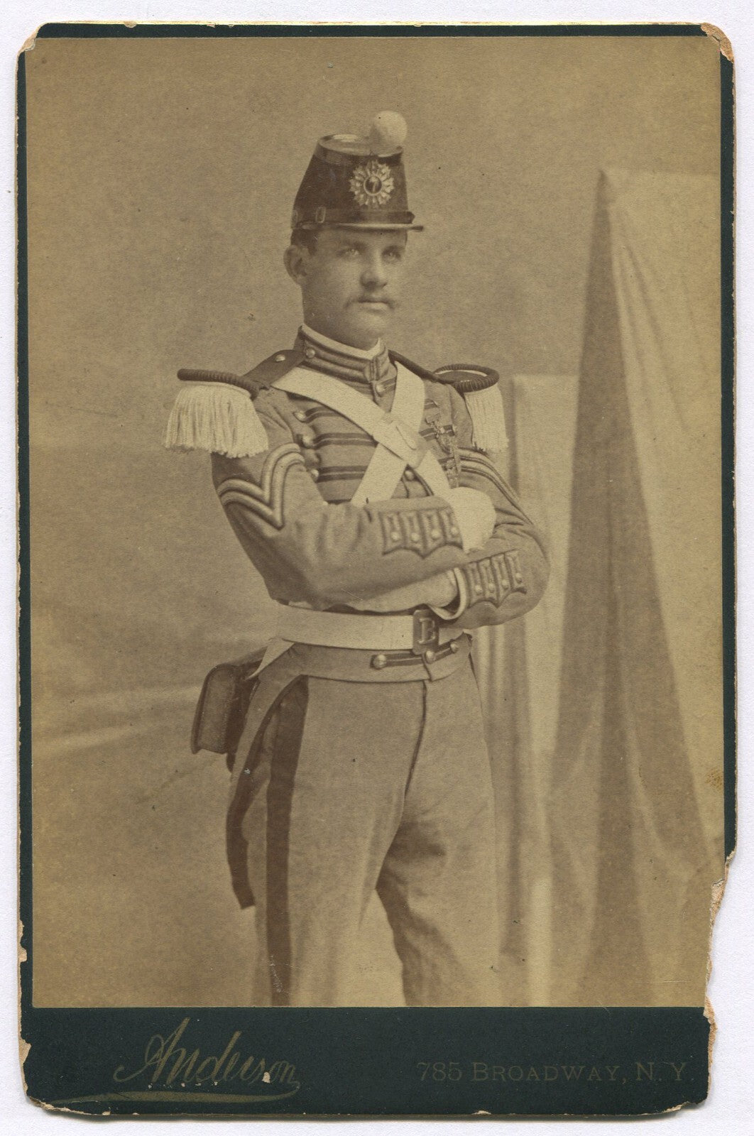 MAN IN MILITARY DRESS UNIFORM. CABINET CARD, N.Y. 1880-90s.