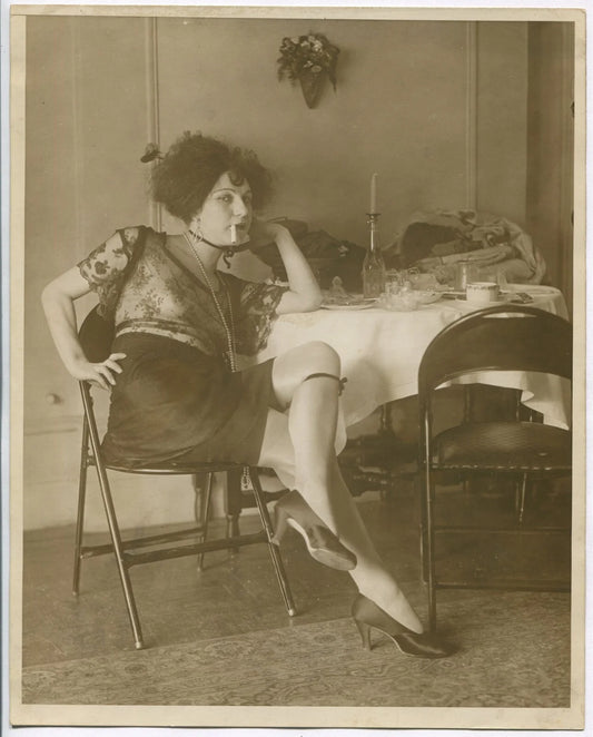 WOMAN W/CIGARETTE, SULTRY POSE. 8X10 SILVER PRINT. 1920-40.
