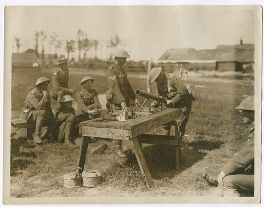 Vintage WWI Photo: New Zealand Soldiers at Machine Gun School with Lewis Gun -