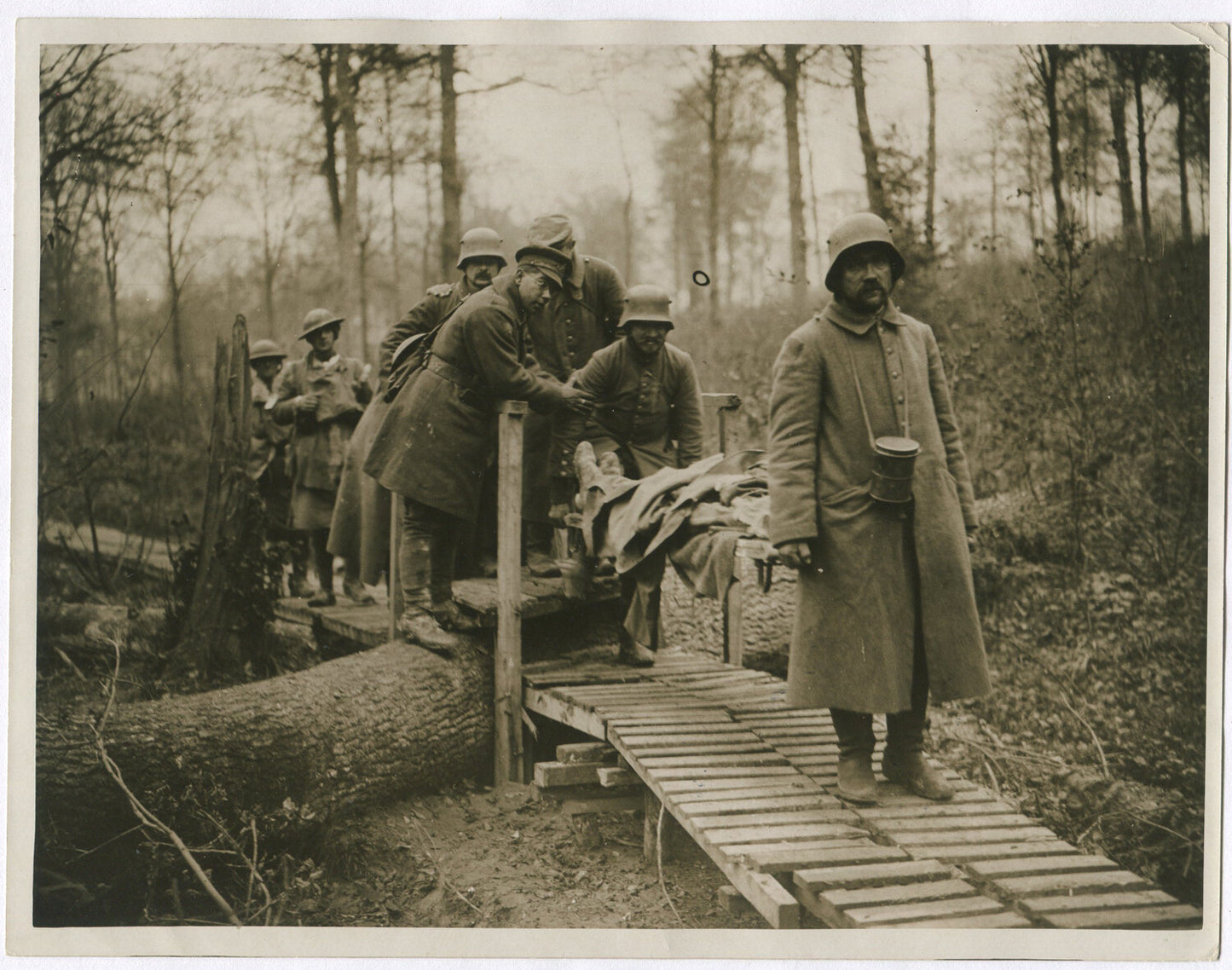 GERMAN PRISONERS EVACUATING WOUNDED. CAMBRAI FRONT.WWI. (8X10 REPRINT)